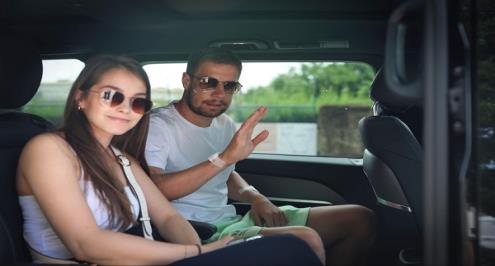 بعد جراحة في عظام الوجه.. خروج لاعب المجر بارناباس فارجا من المستشفى وعودته إلى منزله